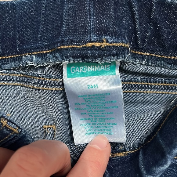 24 Month/2T jeans - Picture 3 of 4